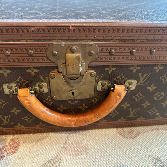 Vintage Louis Vuitton Suitcase  with a Unique dimension - Picture 7 of 16